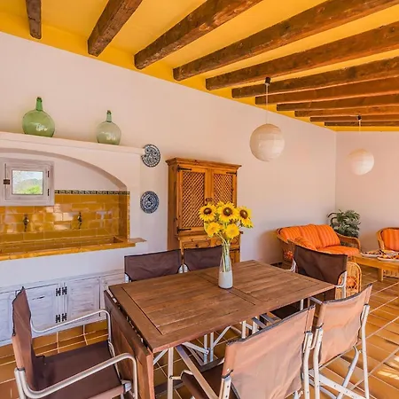 Feriehus Charming For 8 In Pollença