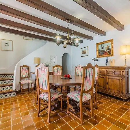 Charming For 8 In Pollença