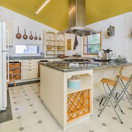 Charming For 8 In Feriehus Pollença