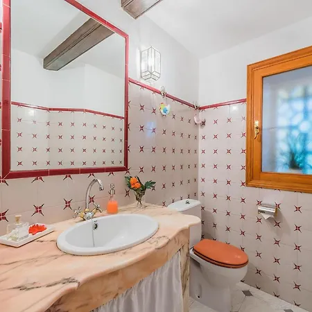 Charming For 8 In Pollença